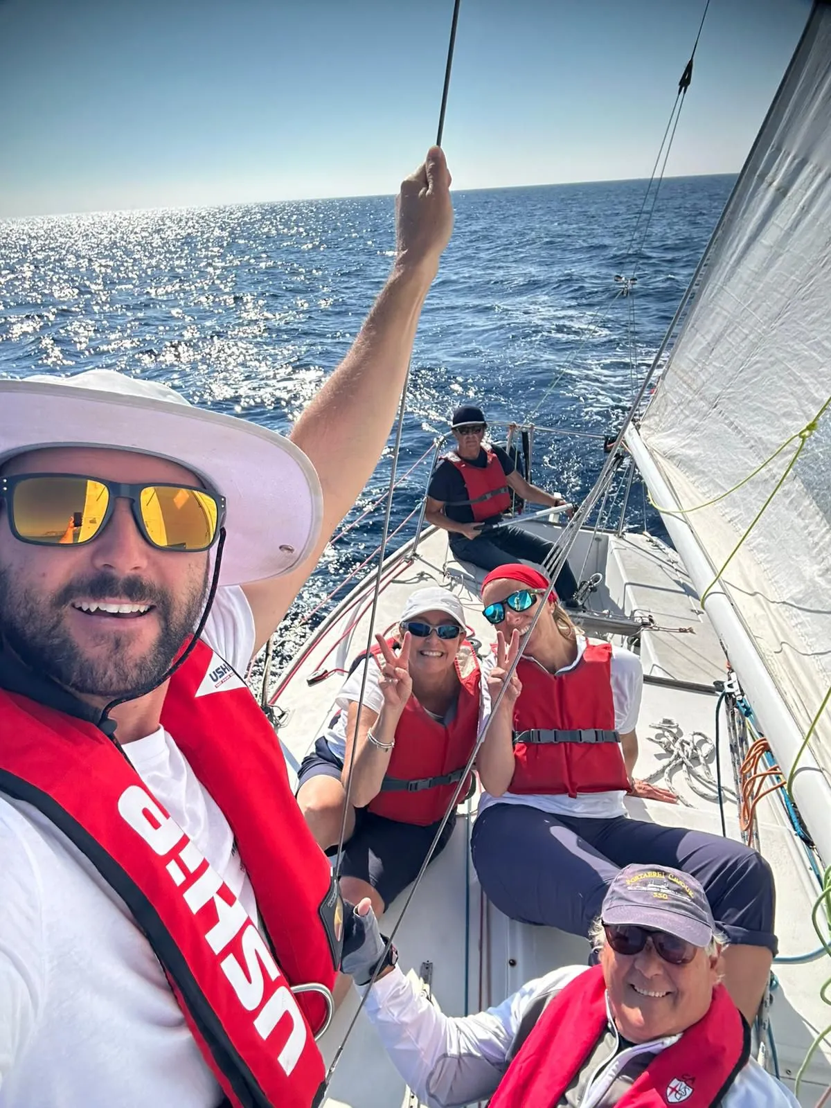 Lezione di vela con istruttore lungo la costa di Alassio