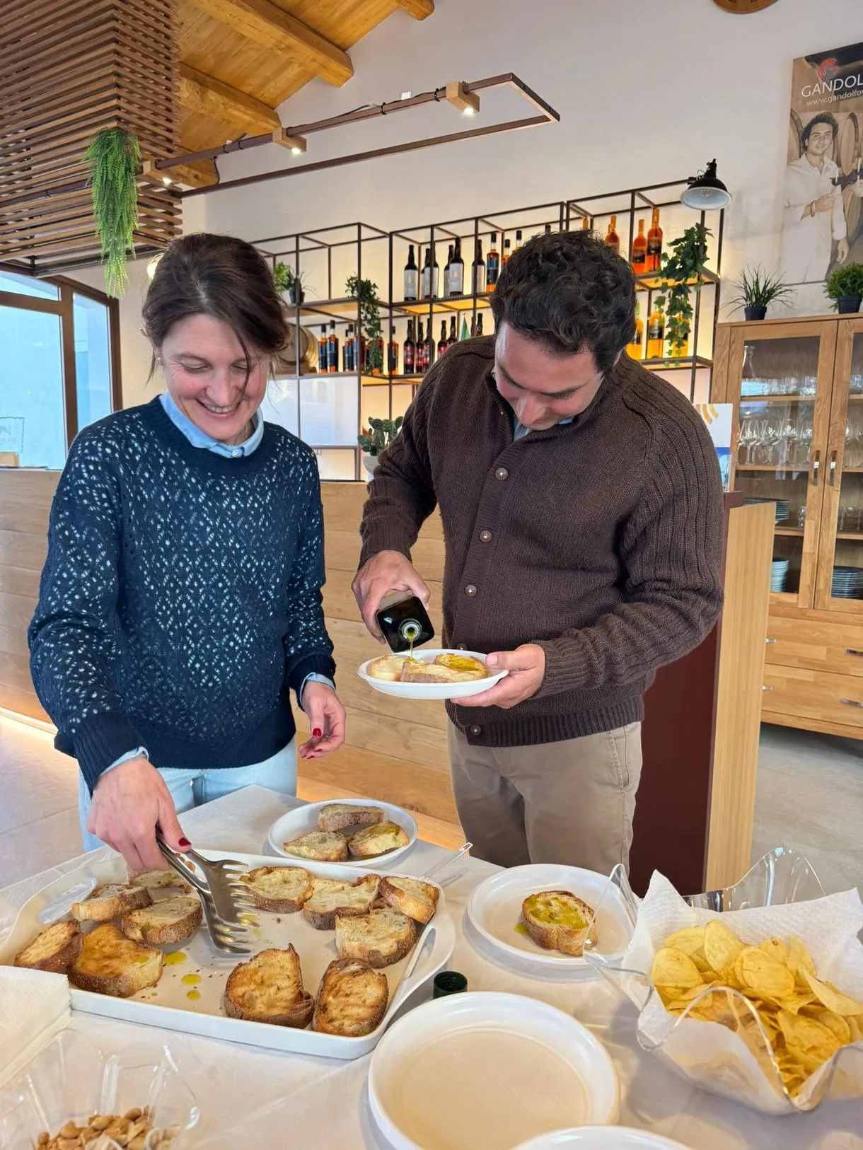 Degustazione di vini e prodotti locali presso la cantina Gandolfo Vini a Marsala