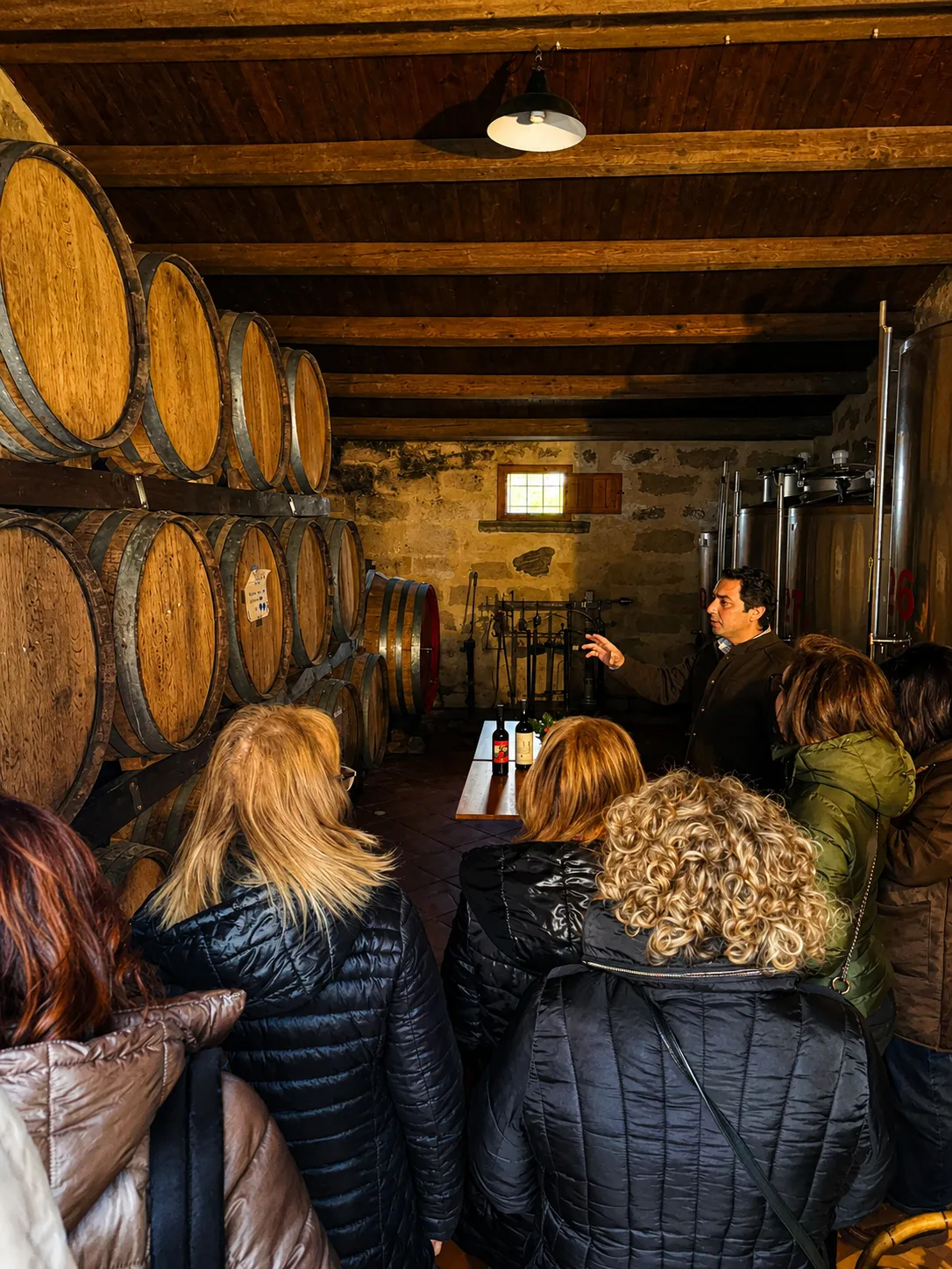 Degustazione di vini e prodotti locali presso la cantina Gandolfo Vini a Marsala