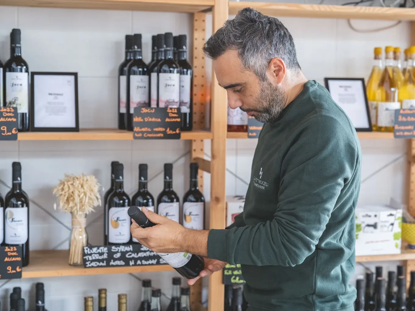 Crea il tuo vino presso una cantina biologica ad Alcamo