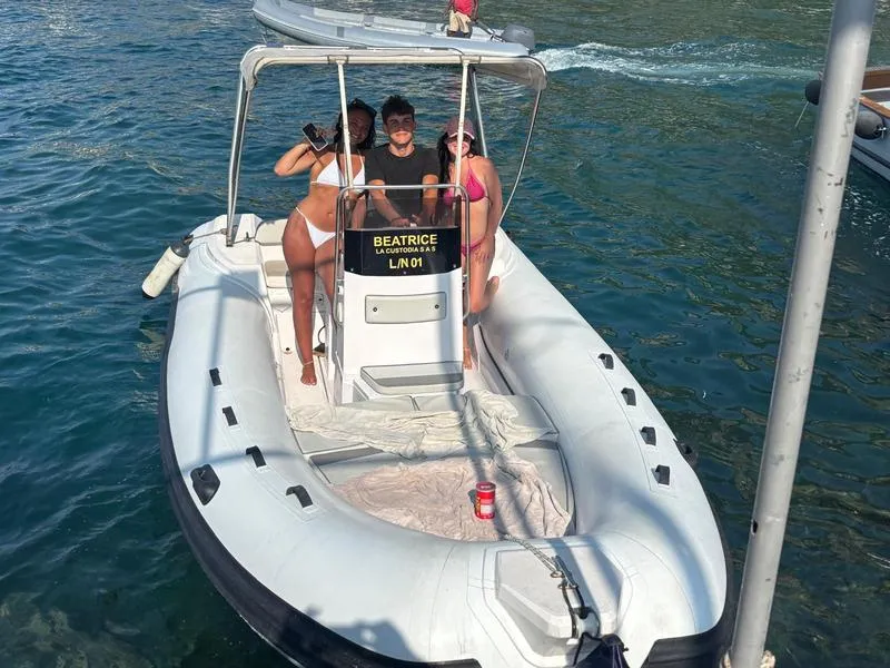 Noleggio Gommone a Capri