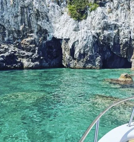 Escursione privata in barca a Capri con skipper