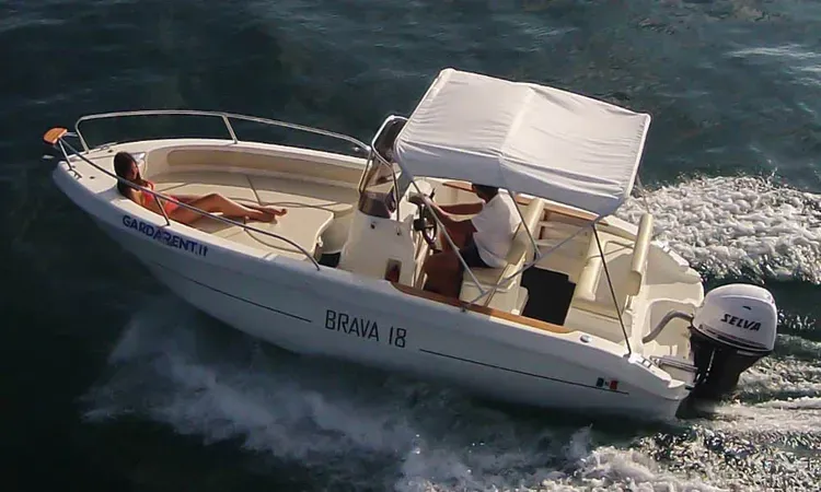 Escursione privata in barca a Capri con skipper