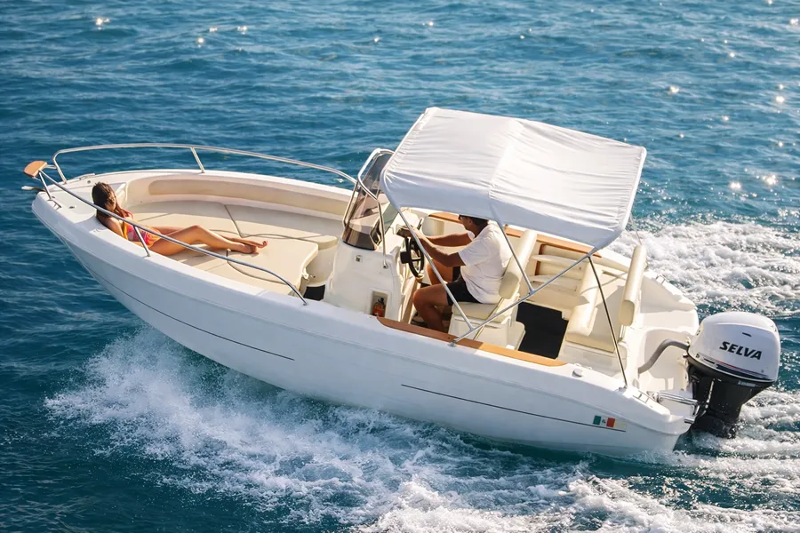 Escursione privata in barca a Capri con skipper