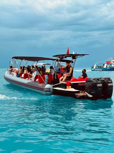 Tour in barca condiviso con aperitivo da Tropea a Capo Vaticano