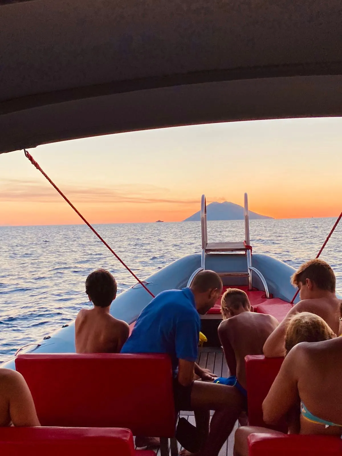 Tour in barca condiviso con aperitivo da Tropea a Capo Vaticano