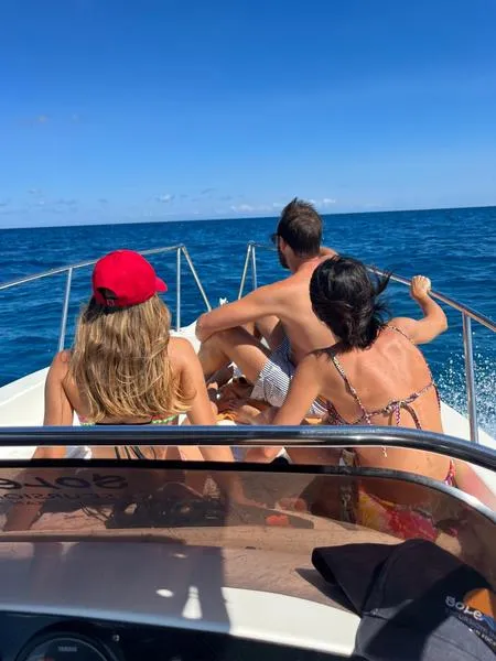 Escursione in barca sulla costa salentina da San Foca con aperitivo