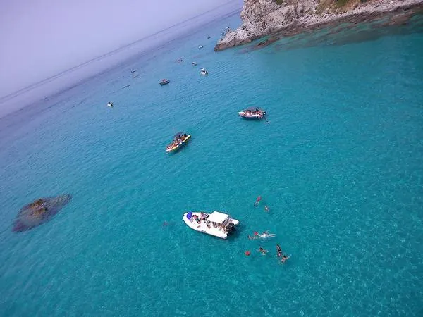 Dinghy tour of the Coast of the Gods with snorkeling from Ricadi