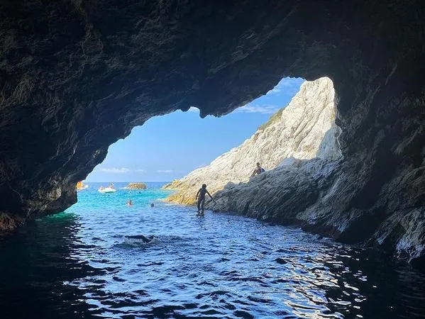 Tour in barca di mezza giornata da Marina di Campo a Sant'Andrea