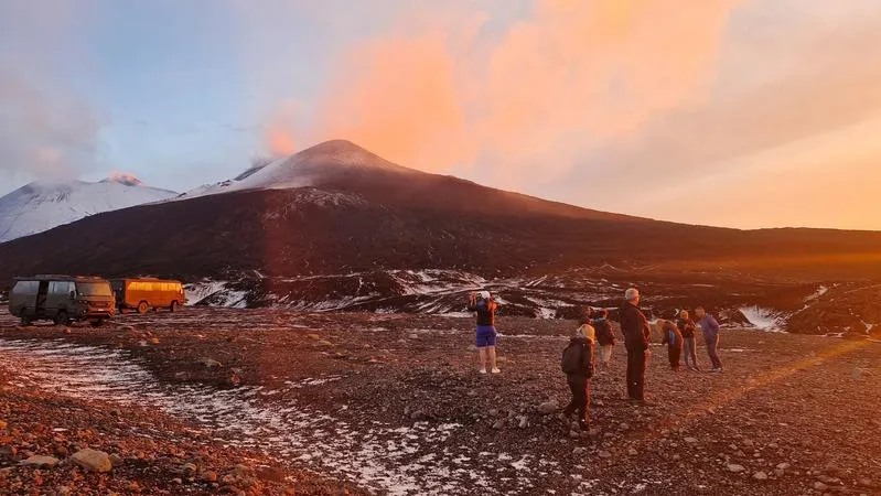 Escursione al Tramonto sull'Etna con Fuoristrada da Piano Provenzana