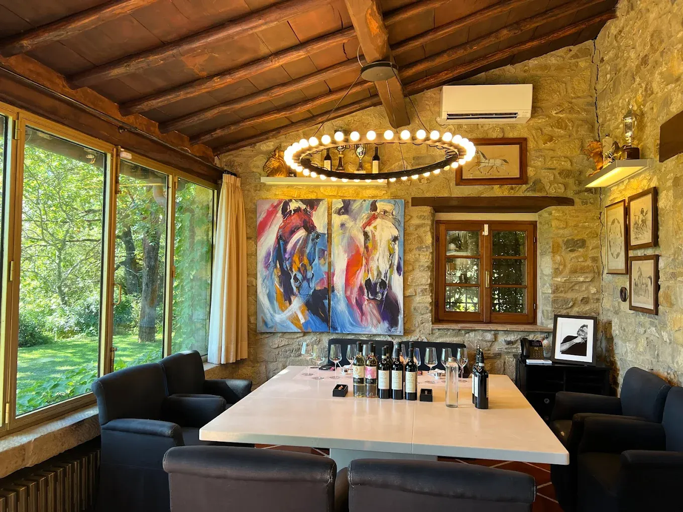 Degustazione verticale vini, olio e grappa con visita alla Tenuta degli Dei nel Chianti