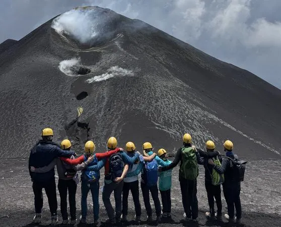 Trekking sull'Etna con guida vulcanologica