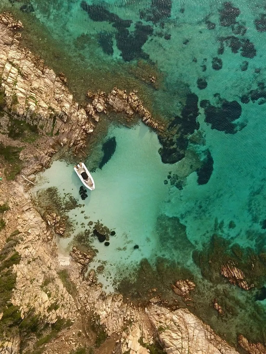 Tour in gommone tra Isola dei Cavoli e Punta Molentis da Villasimius con aperitivo