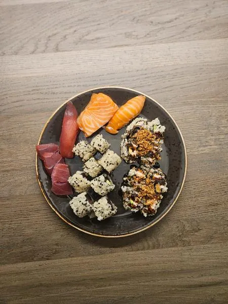 Lezione di sushi con degustazione vini nelle Langhe