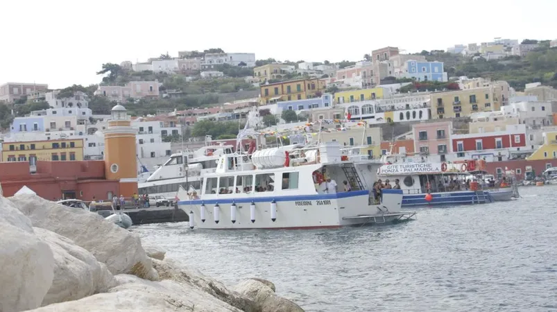 Linea doppia Ponza e Palmarola