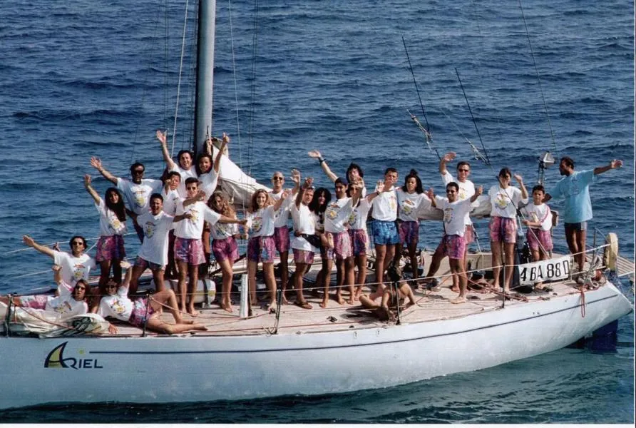 Escursione in Barca a Vela da Monopoli alle Grotte di Polignano a Mare