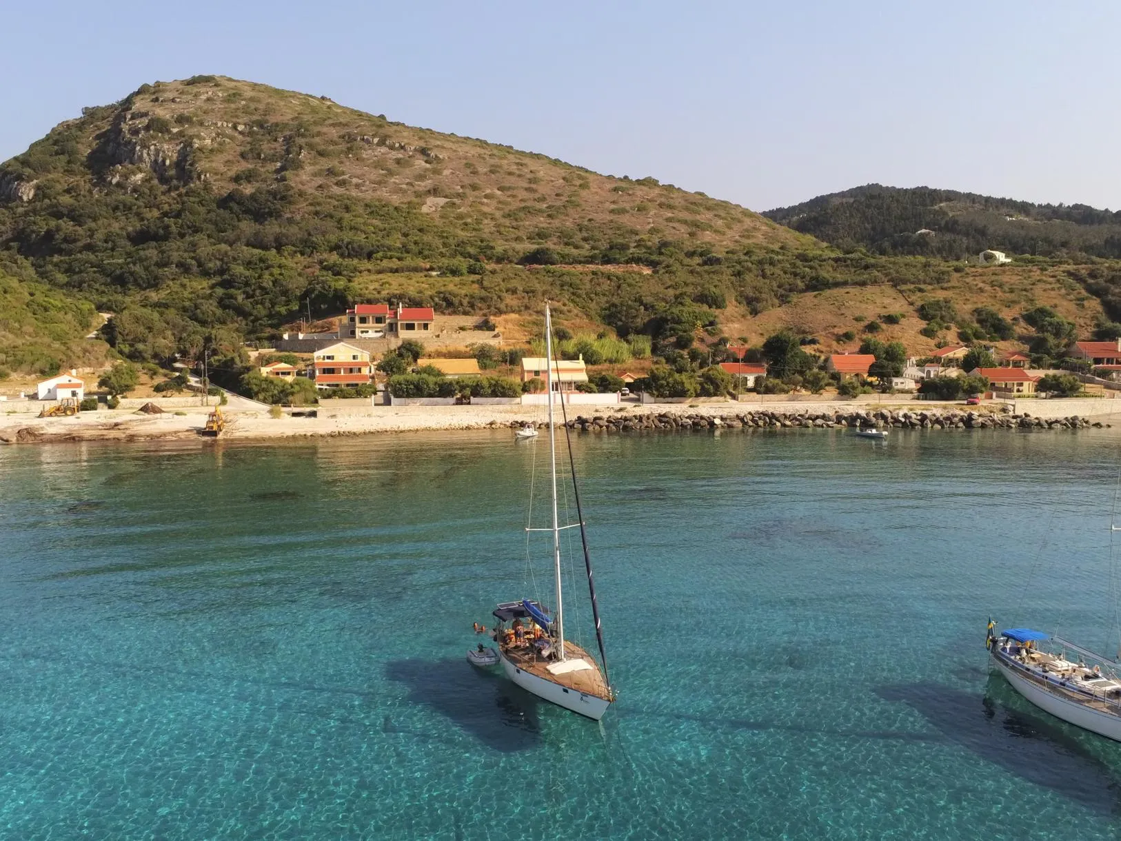 Escursione in Barca a Vela da Monopoli alle Grotte di Polignano a Mare