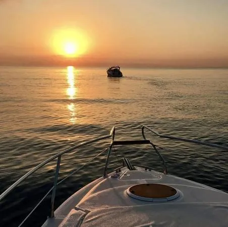 Tour in barca al tramonto con aperitivo da Isola delle Femmine