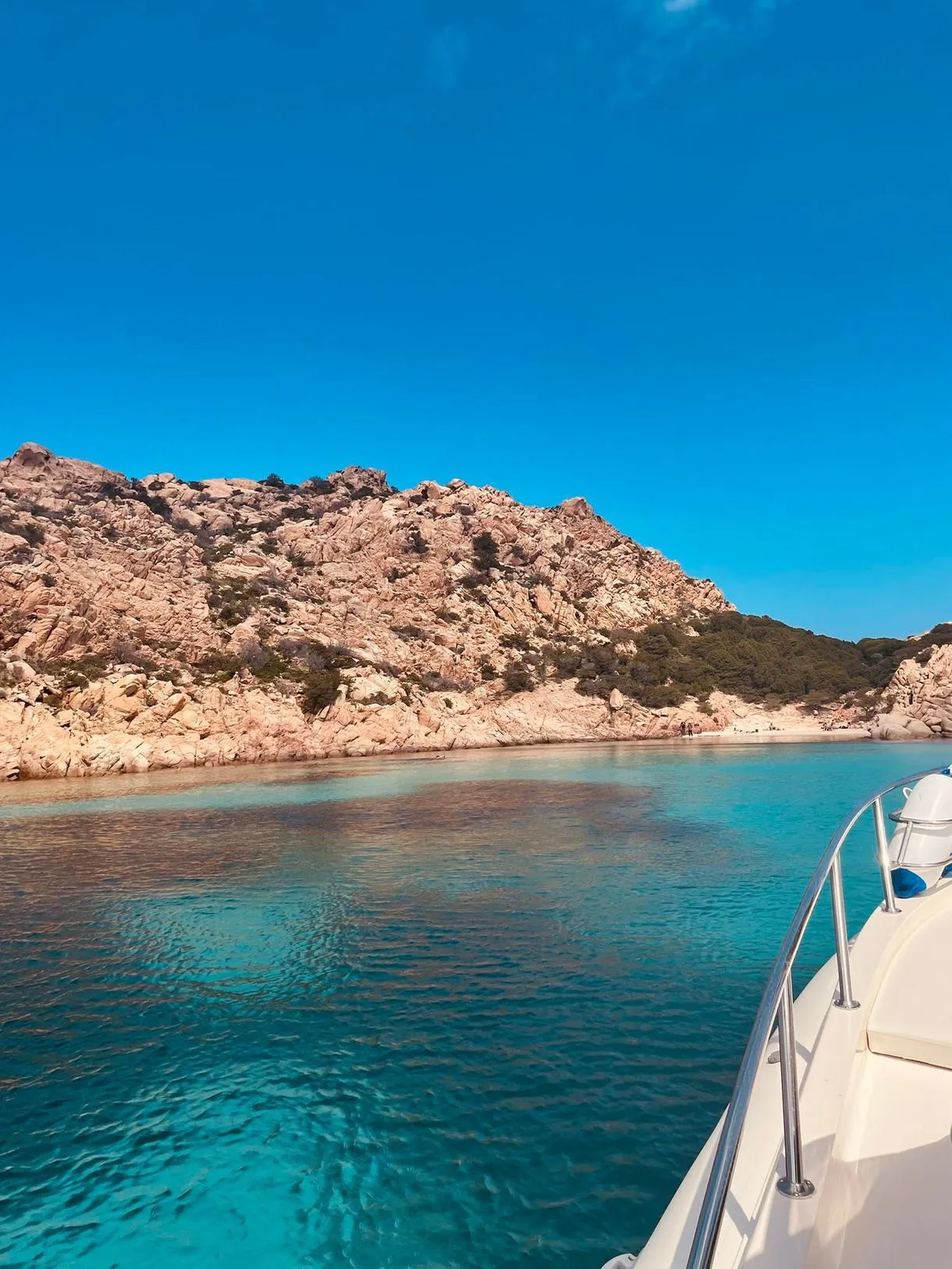 Escursione in gommone all'isola di Caprera con skipper da Palau