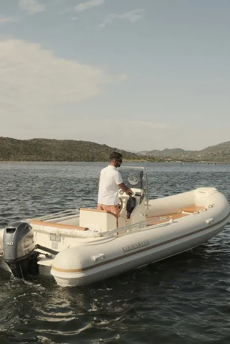 Noleggio gommone senza patente a Olbia