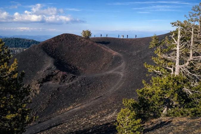 Escursione giornaliera sull'Etna e alle Gole dell'Alcantara