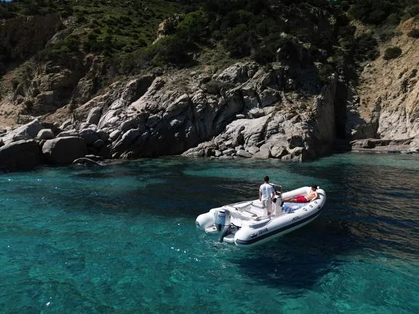 Escursione in gommone a Capo Carbonara da Villasimius