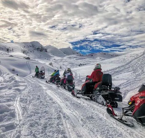 Giro in motoslitta a Montecampione in Val Camonica