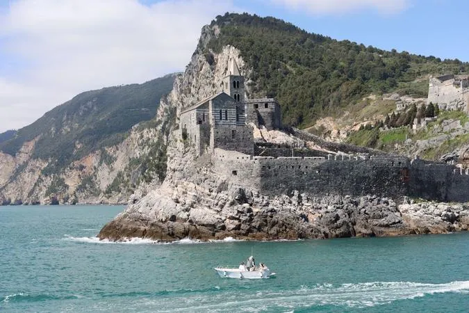 Escursione in barca alle isole del Golfo dei Poeti da Portovenere