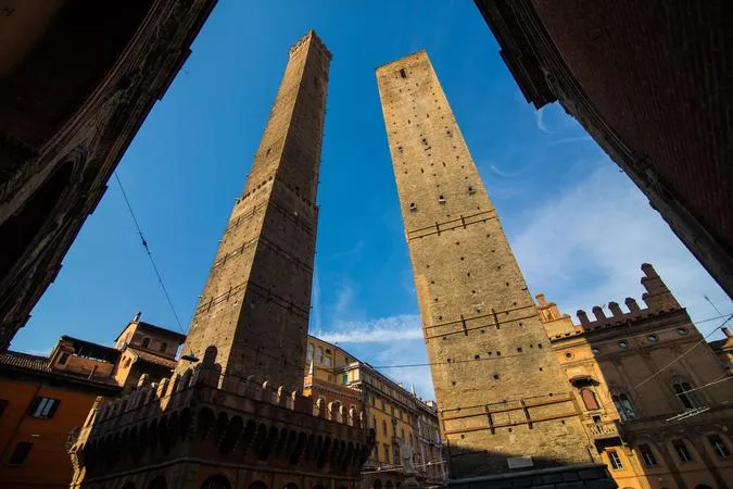 Da Firenze a Bologna: Walking Tour, Archiginnasio e Lambrusco