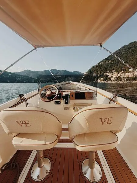 Tour in barca privato con prosecco sul Lago di Como