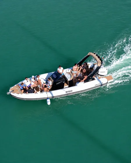 Tour in gommone con aperitivo lungo la costa del Gargano da Rodi Garganico