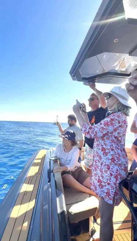 Tour in gommone con aperitivo lungo la costa del Gargano da Rodi Garganico
