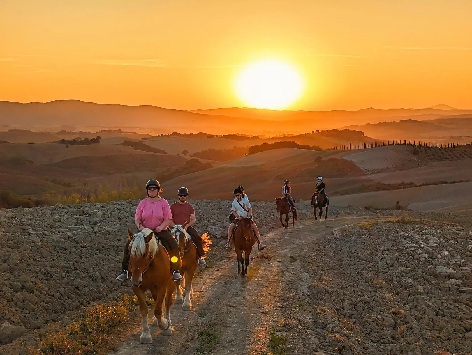 Passeggiata a cavallo tra le Crete Senesi da Pieve a Salti