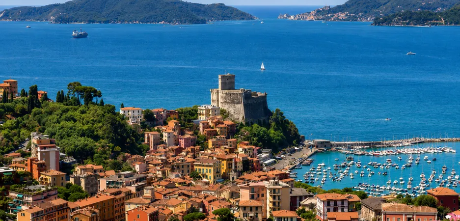 Escursione in barca nel Golfo dei Poeti con skipper da La Spezia