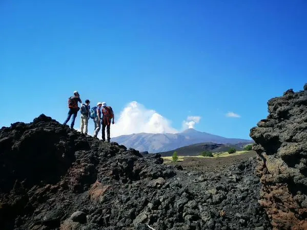 Trekking di gruppo sull'Etna Nord da Piano Provenzana