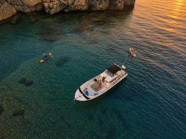 Aperitivo in barca al tramonto con snorkeling da Sant'Antioco