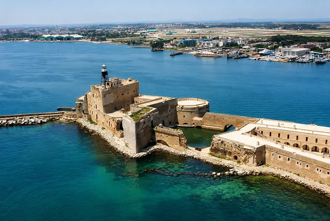 Escursione condivisa in barca nella baia di Brindisi