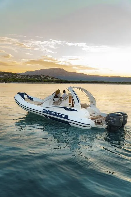 Tour al tramonto in barca a vela da La Caletta con aperitivo a bordo