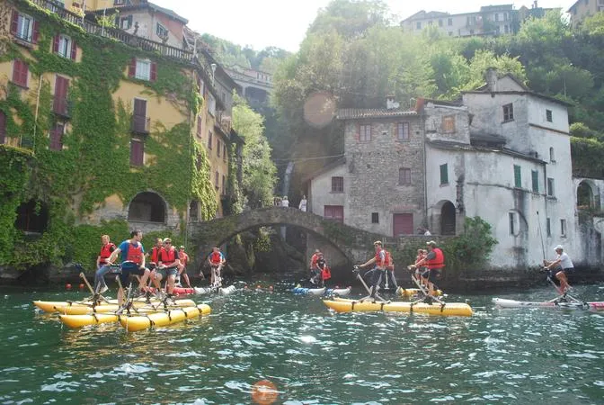 Tour di gruppo in waterbike sul Lago di Como da Laglio