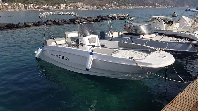 Noleggio motoscafo 40cv senza patente nautica da Giardini Naxos