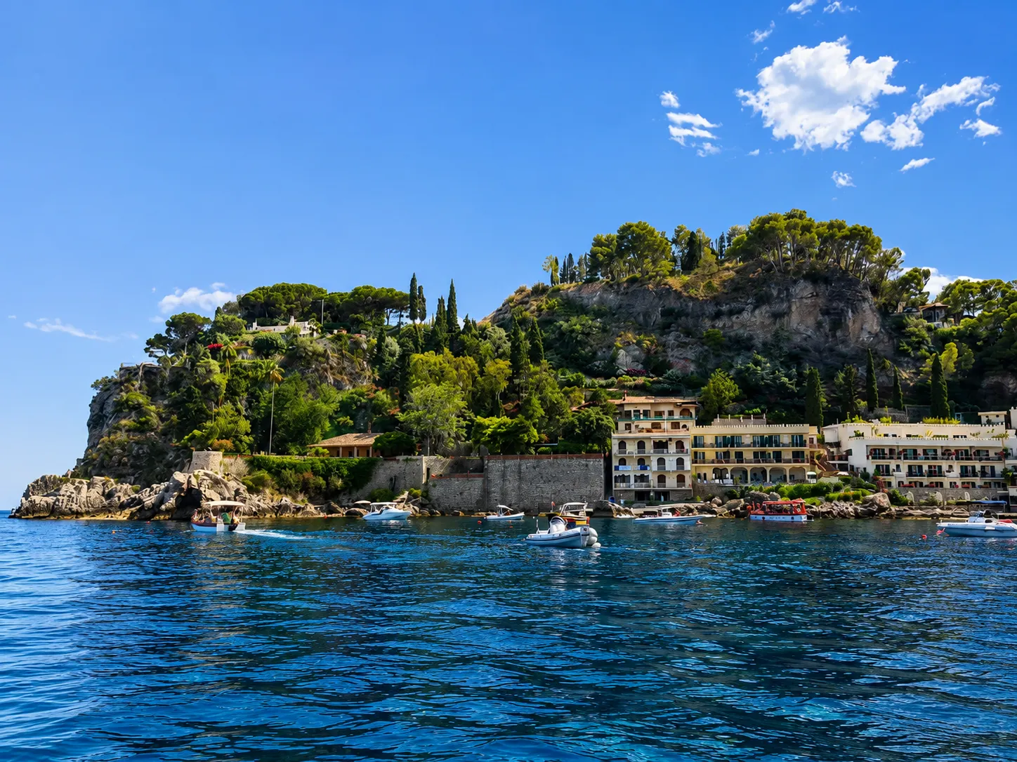 Noleggio motoscafo 40cv senza patente nautica da Giardini Naxos