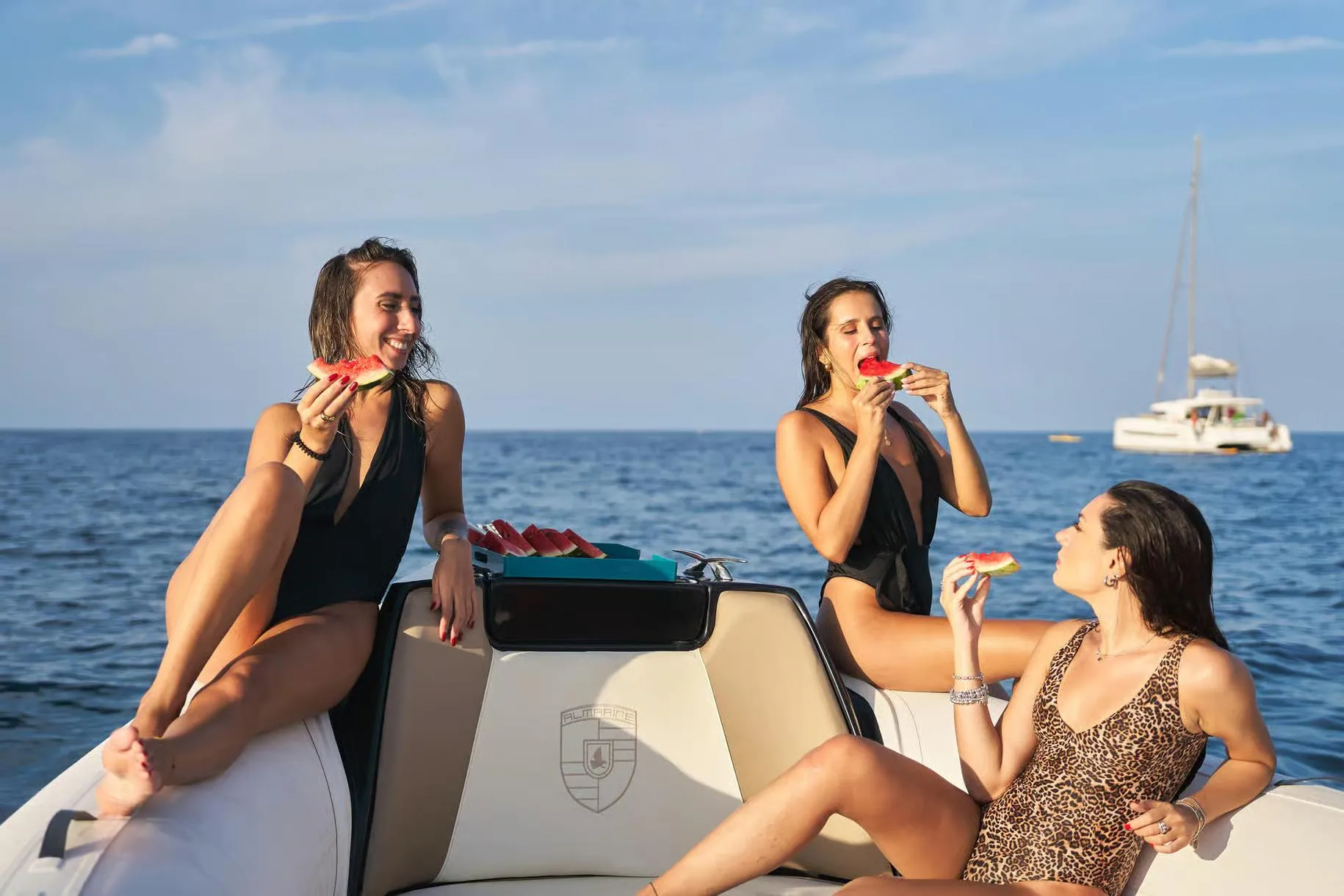 Half-day dinghy tour in Palermo with skipper, SUP and appetizer
