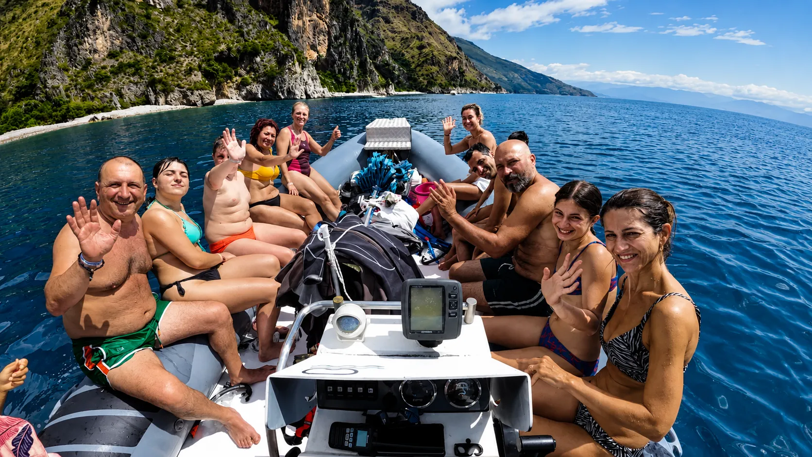 Snorkeling guidato in gommone a Marina di Camerota