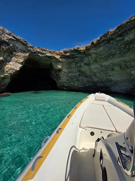 Escursione in Gommone da Otranto con aperitivo a bordo