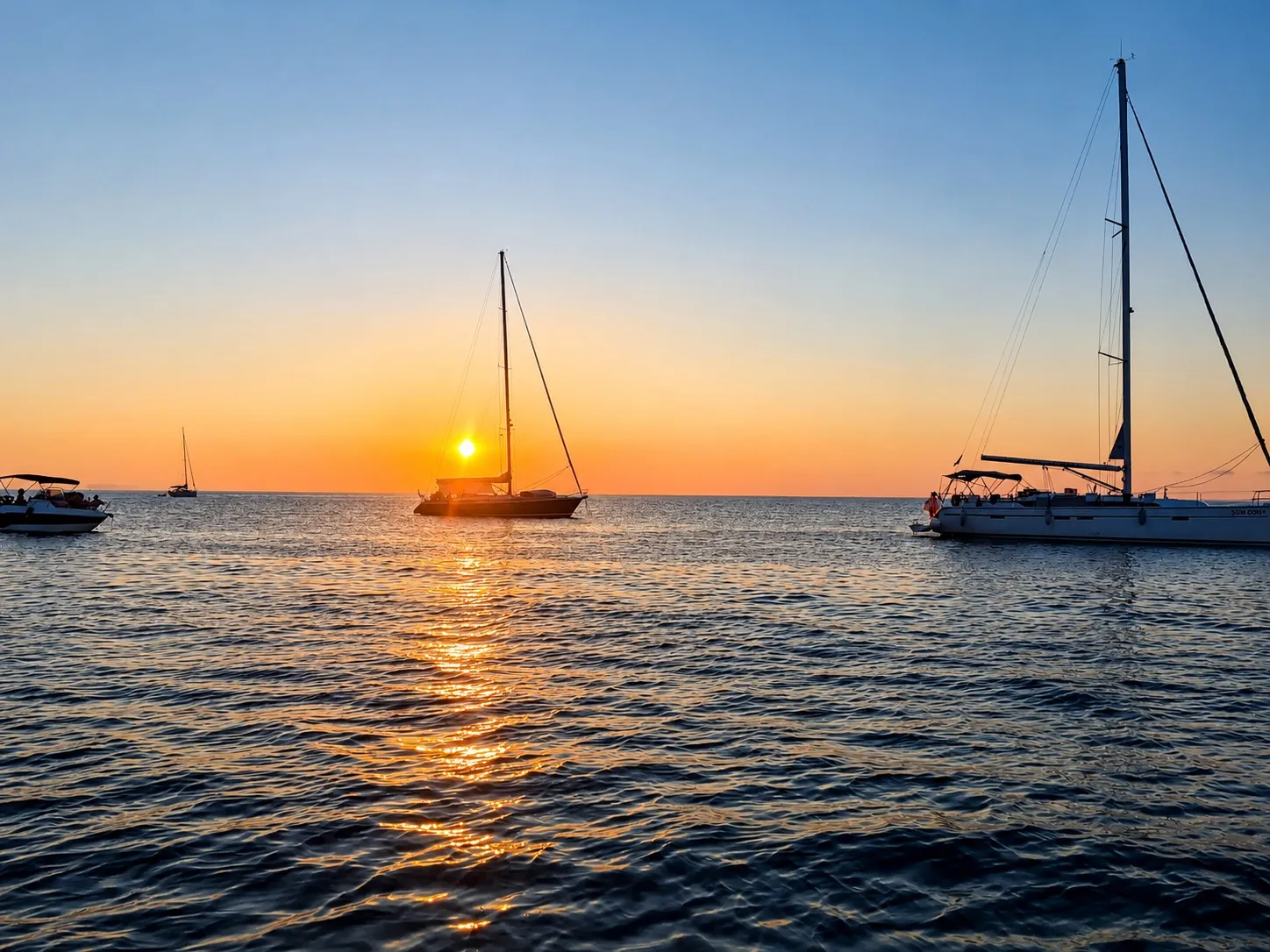 Escursione in barca al tramonto sulla costa di Cefalù con aperitivo a bordo