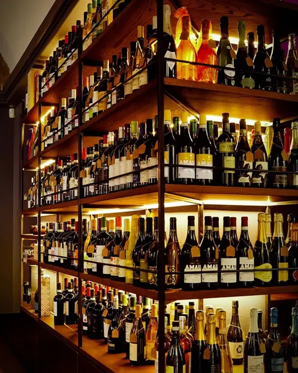 Degustazione di vini con tagliere vicino al Museo Egizio di Torino