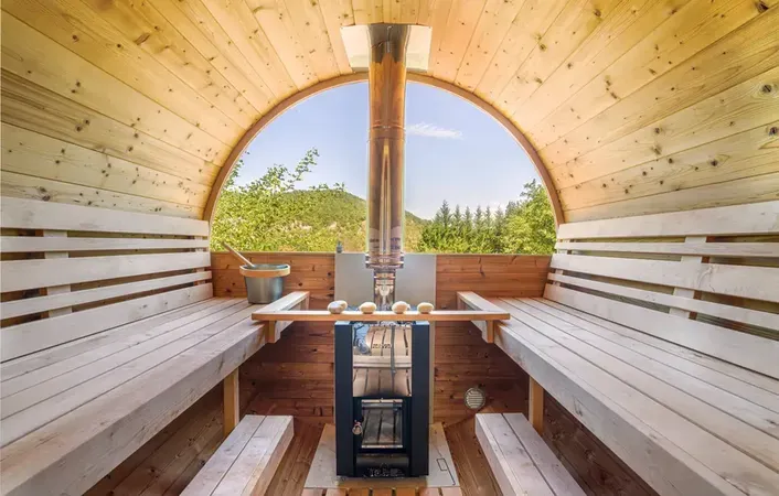 Percorso benessere con sauna e idromassaggio e aperitivo nella Langa Astigiana