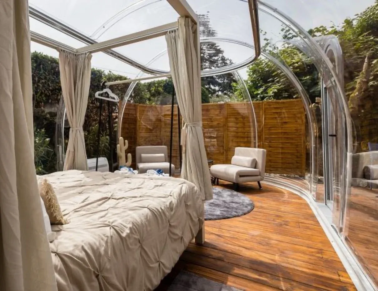 Notte in Bubble Room con piscina in provincia di La Spezia