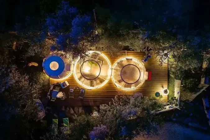 Notte in Bubble Room nella Riviera Ligure di Ponente