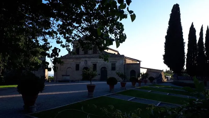 Degustazione e visita cantina in esclusiva nelle Crete Senesi